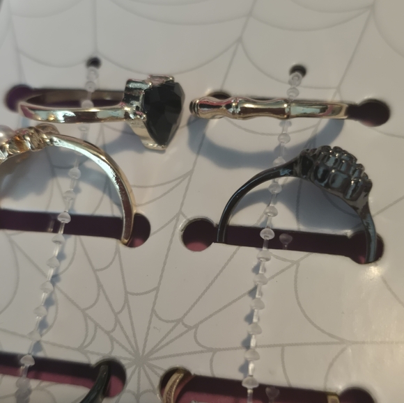 Quo 6 Rings Goth Glam - Picture 4 of 4